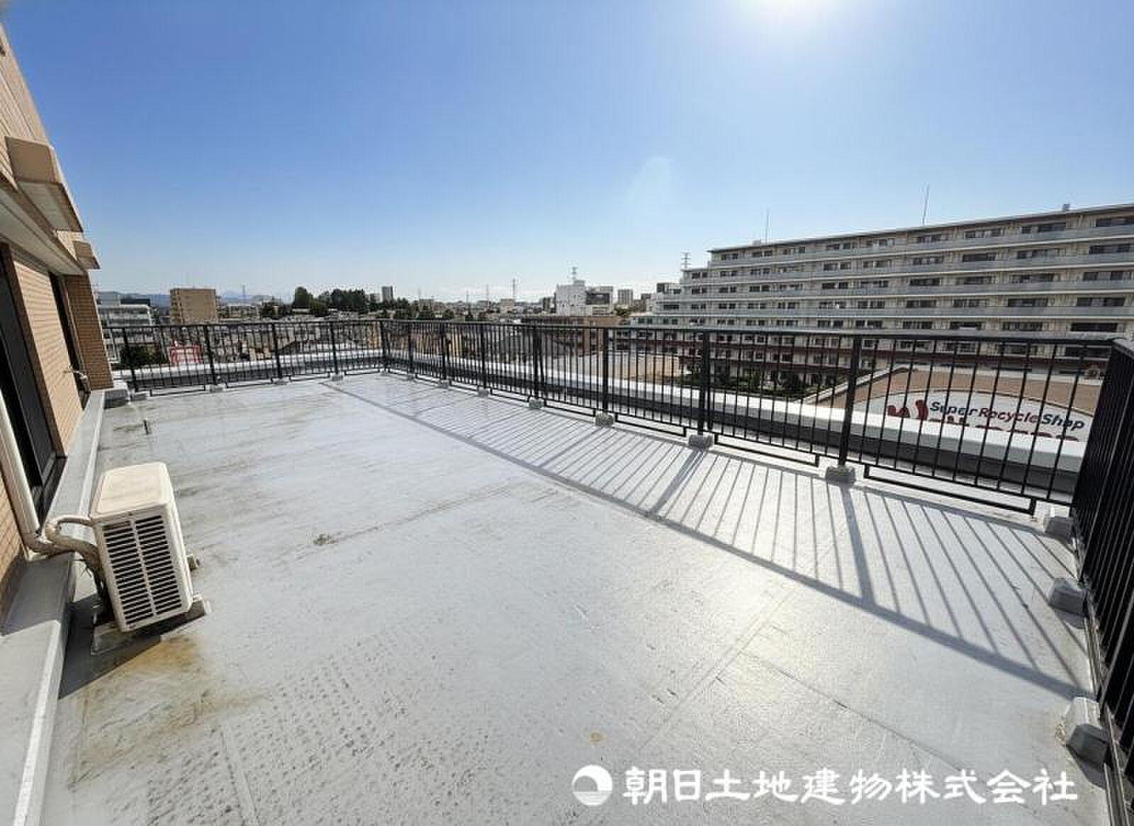 51㎡の屋外に、遮るもののない空が広がる
