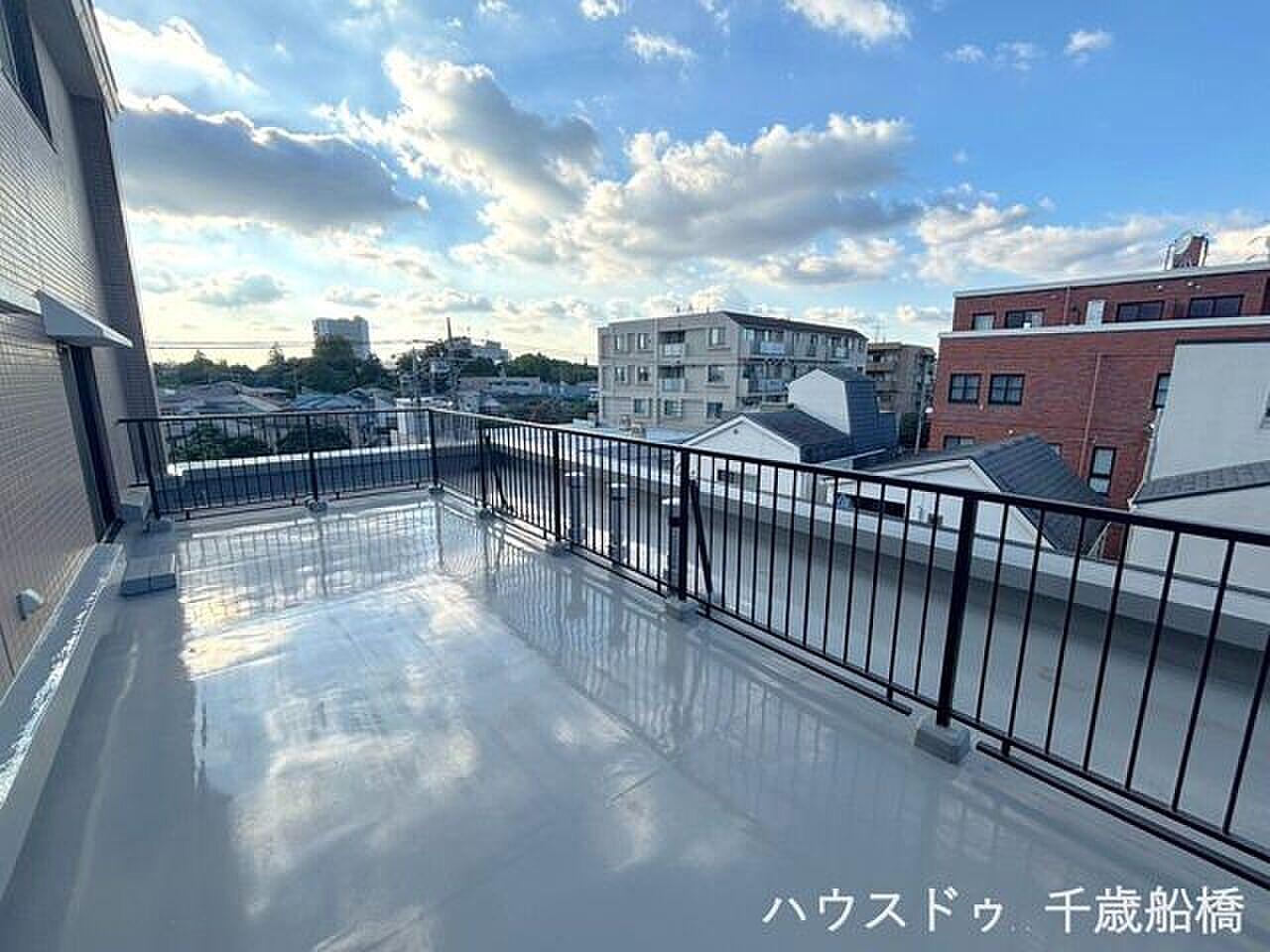 26㎡の平場に、西側の空がまるごと乗る