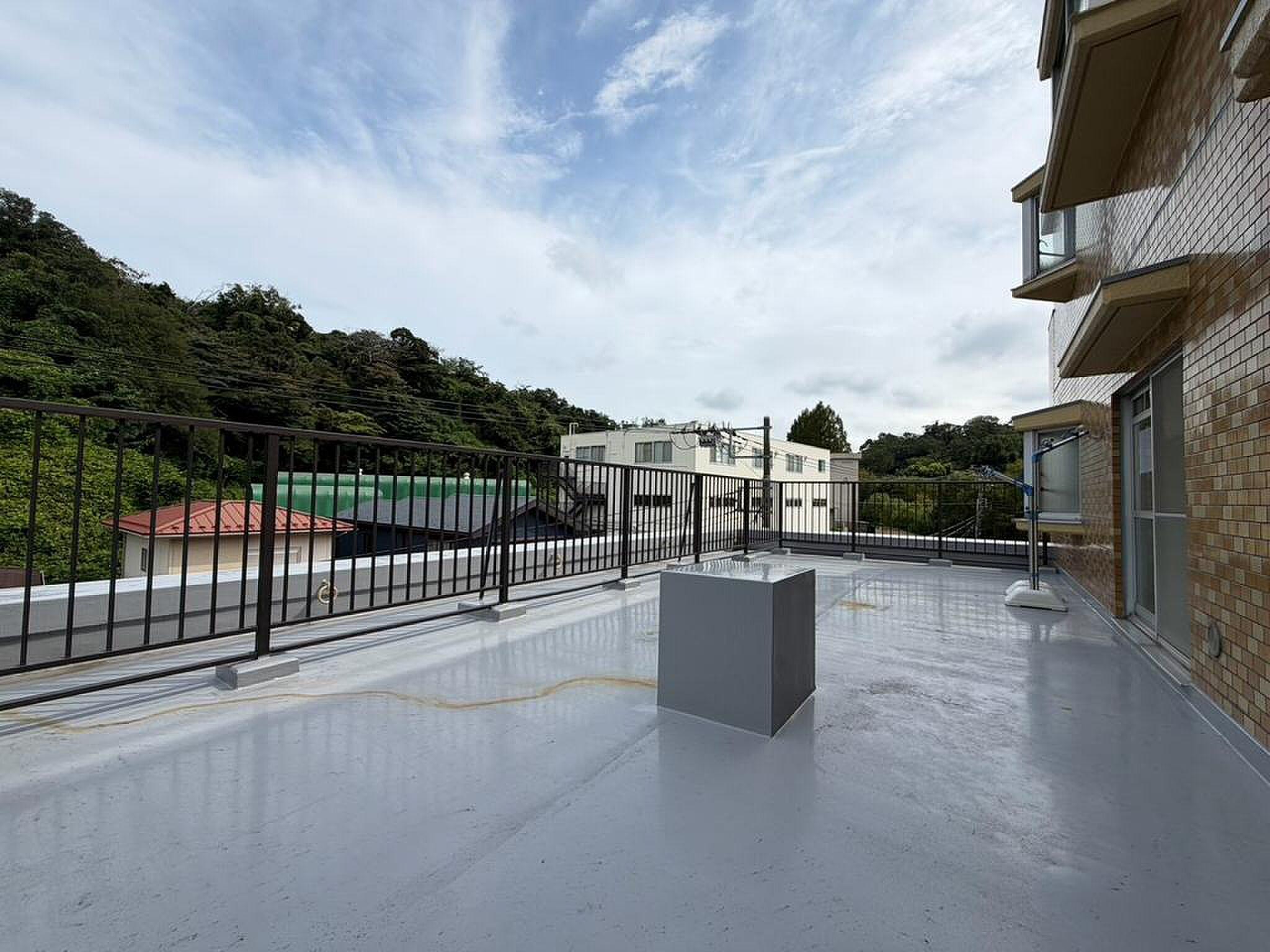 40㎡の平場が、そのまま南の空へ続く