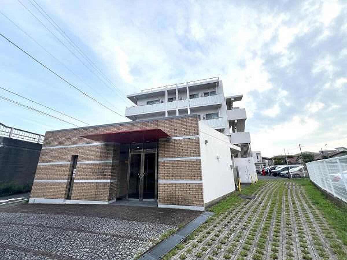 5階最上階、36㎡の空き地のような屋外をどう使うか