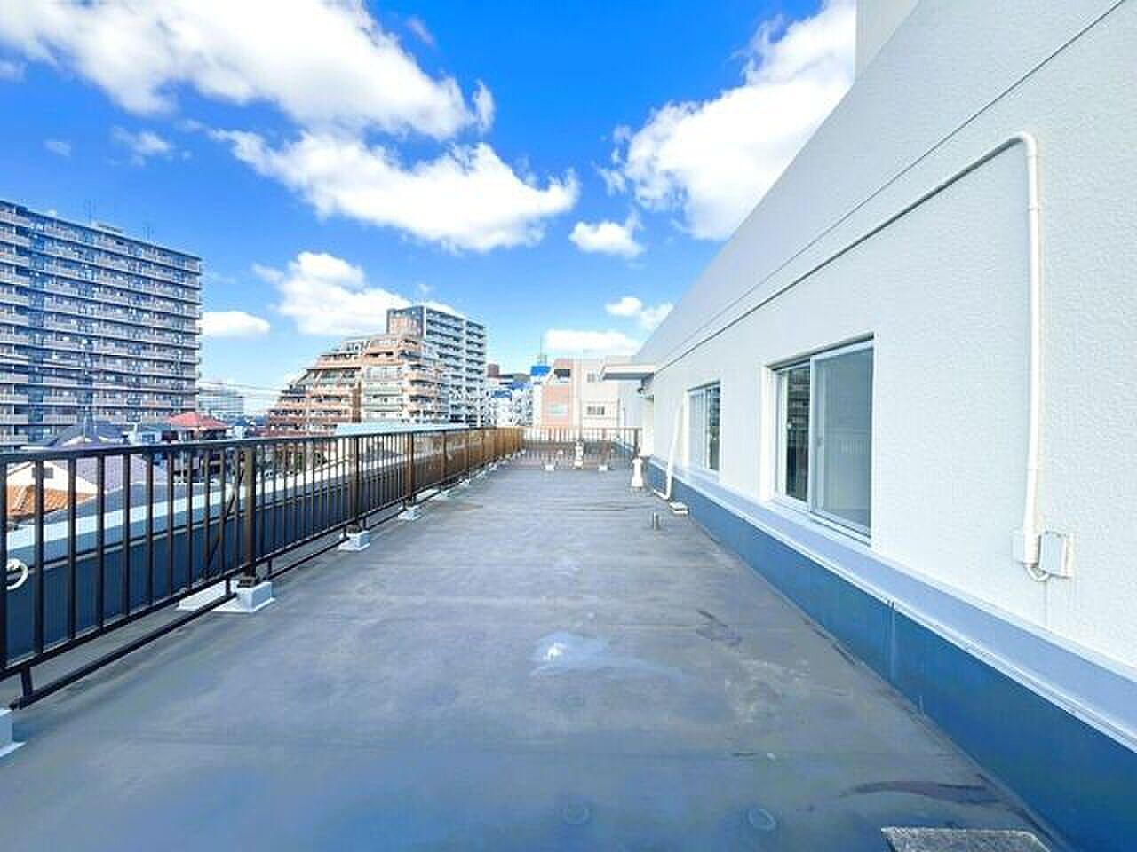 50㎡超の屋上空間が、暮らしの延長線になる