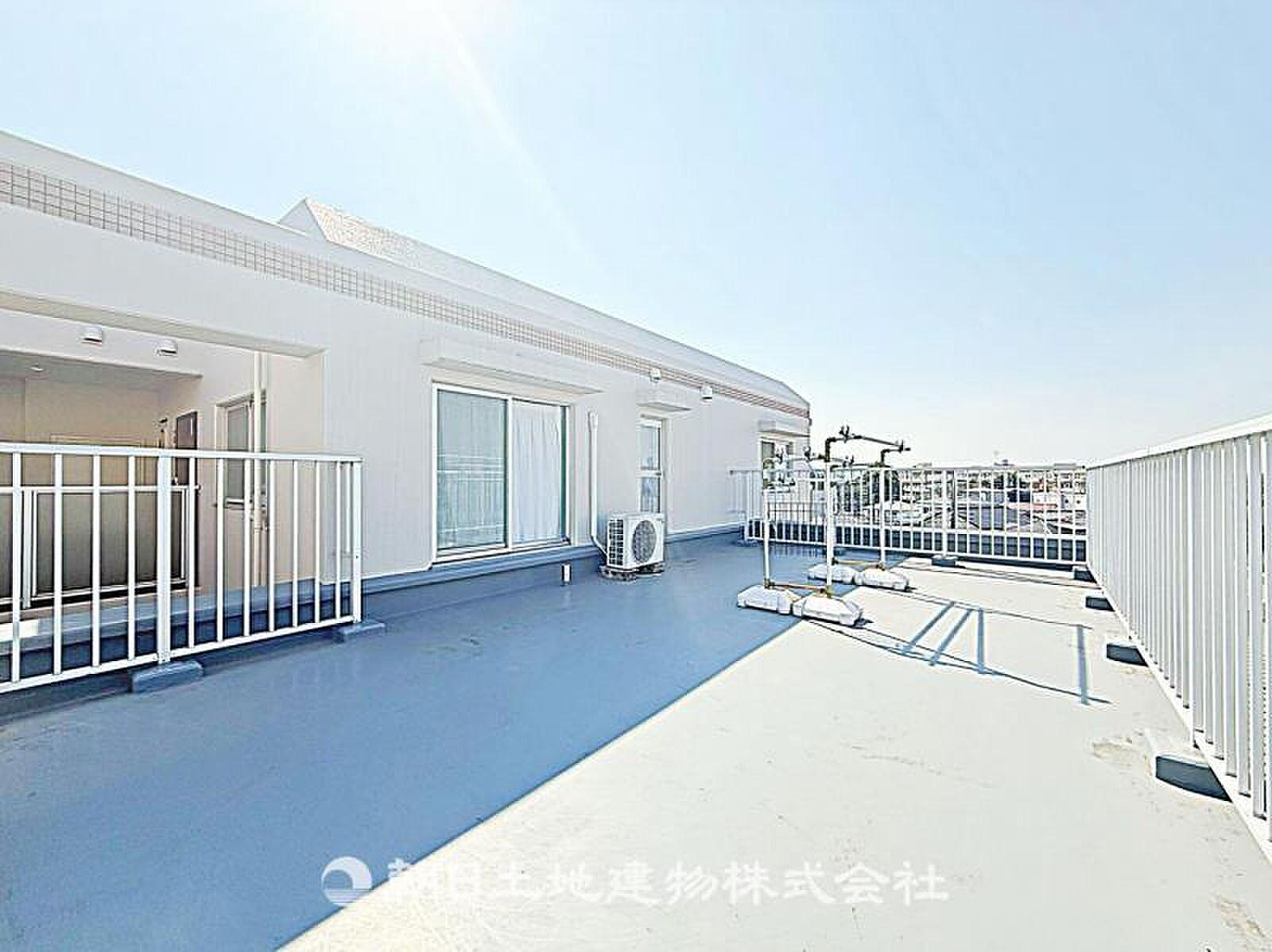 5階最上階、32㎡の空。ここからの暮らしをどう作るかは、住む人次第