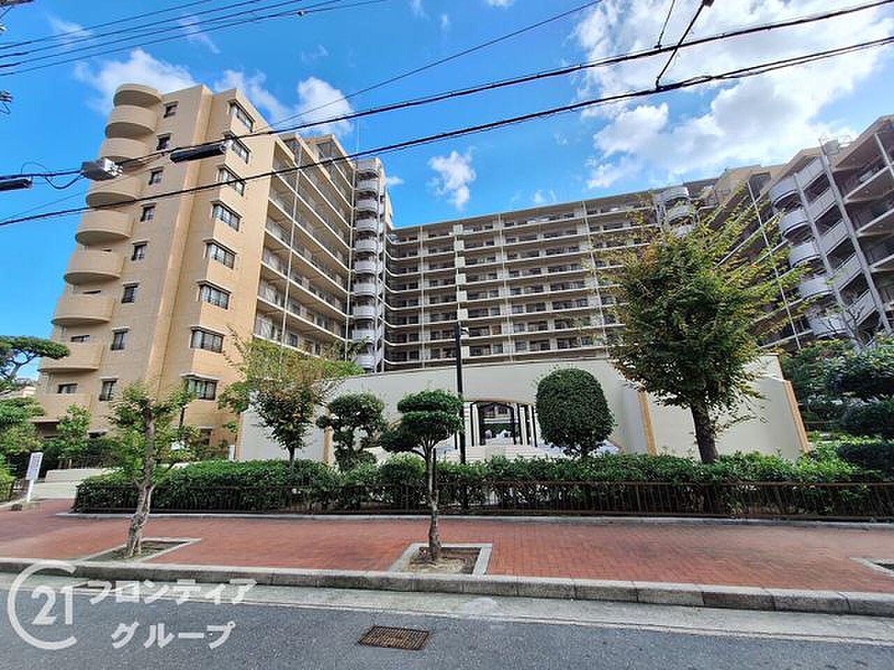 最上階、36㎡の平場から六甲の稜線を独り占め