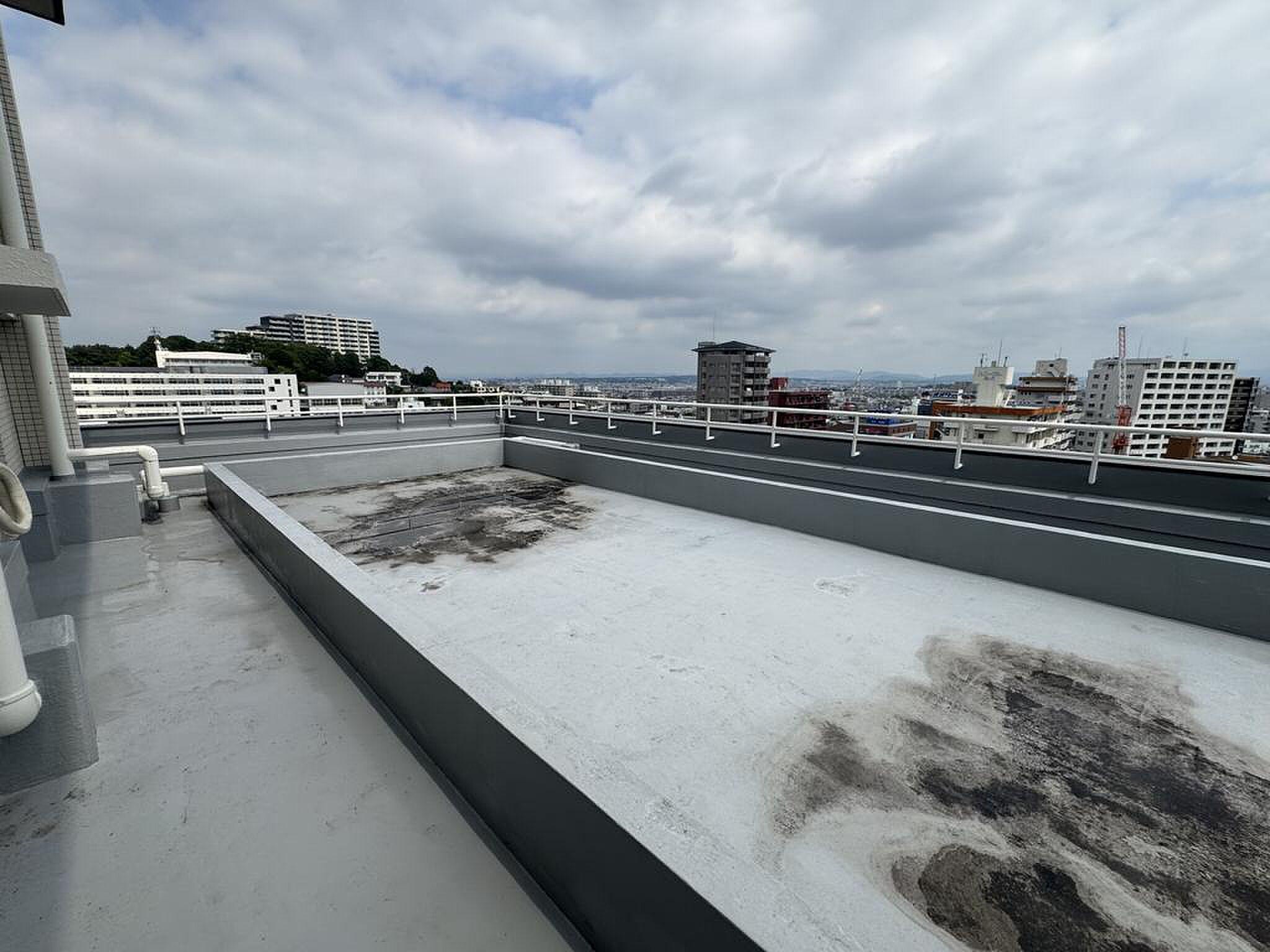 91㎡の空き地が、10階の空の下にある
