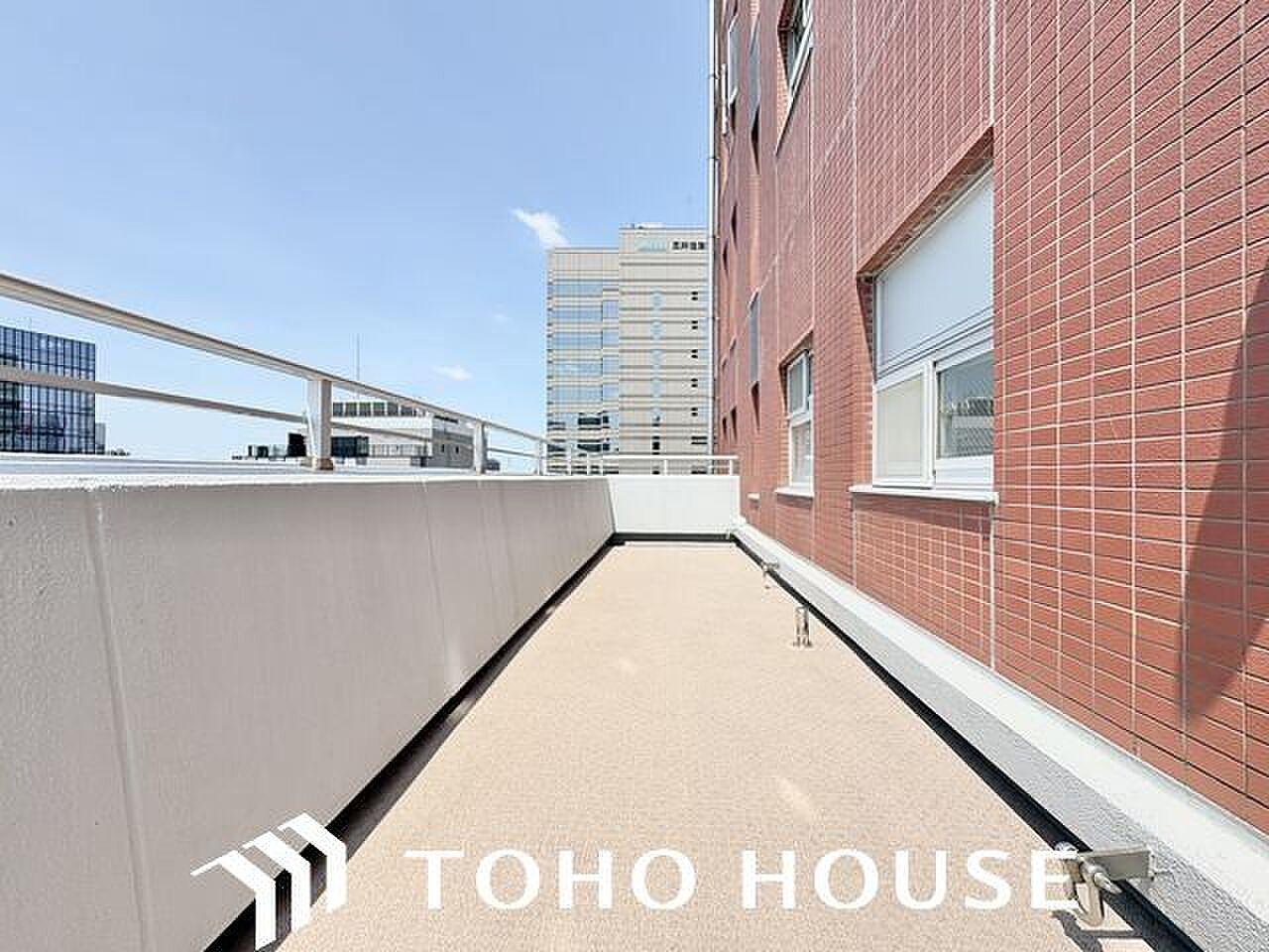名古屋・中区11階、街並みを見晴らす南向きの細長いルーフバルコニー