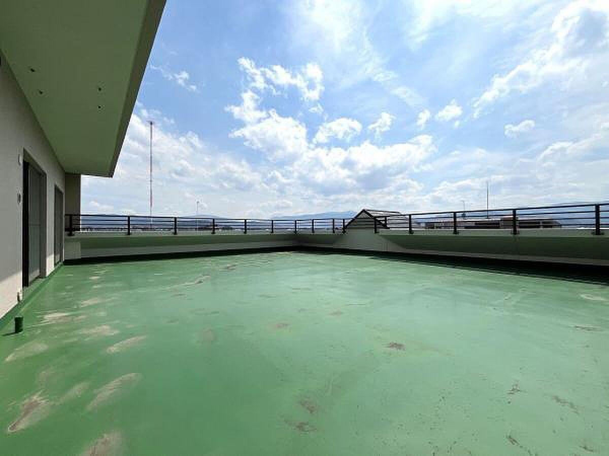68㎡の空の平場、床から先は住み手が決める