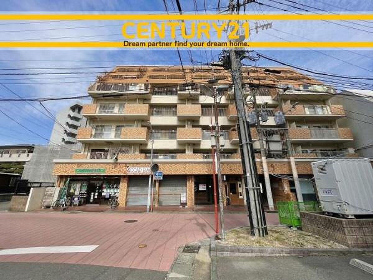 約41㎡の屋外リビング、焚き火台を囲んで夜まで